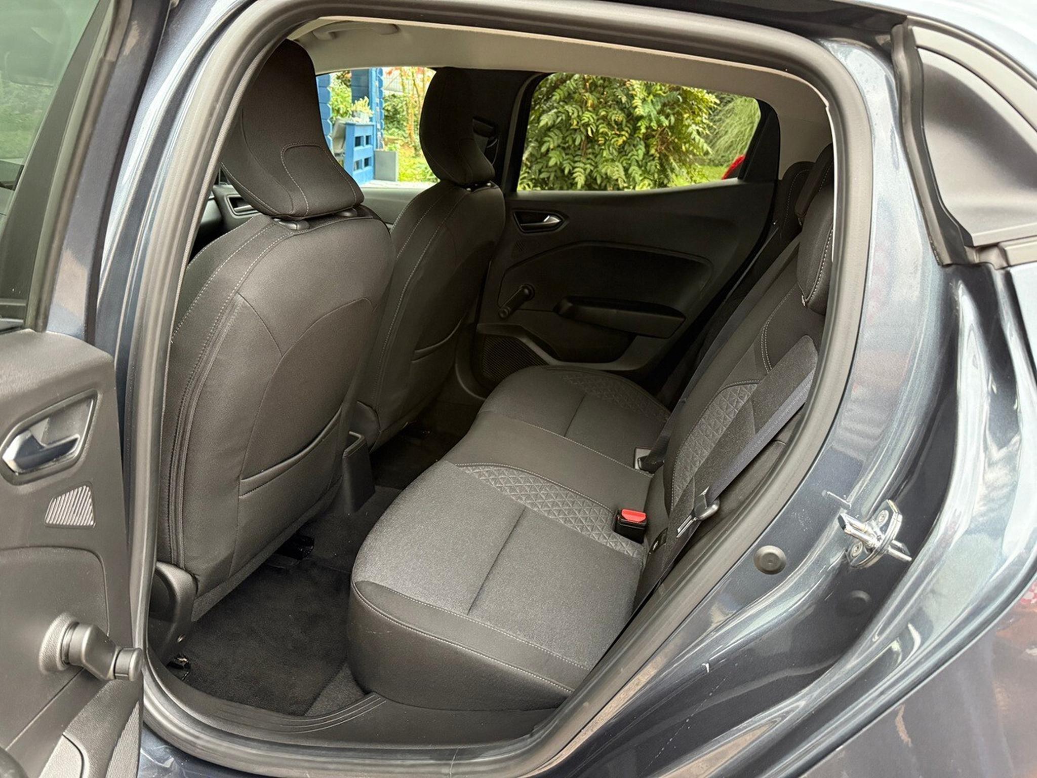 Renault Clio – Image 12