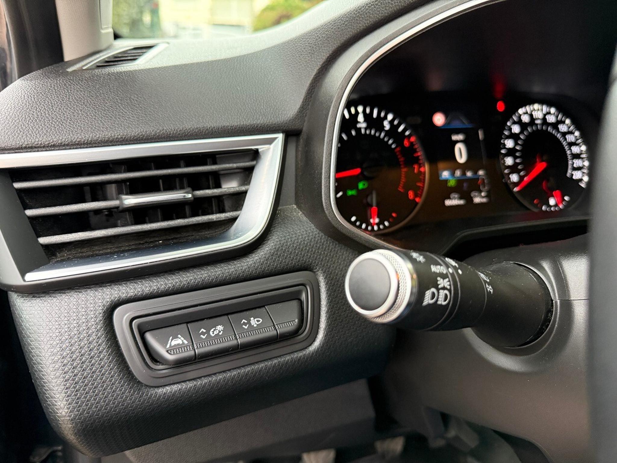 Renault Clio – Image 10