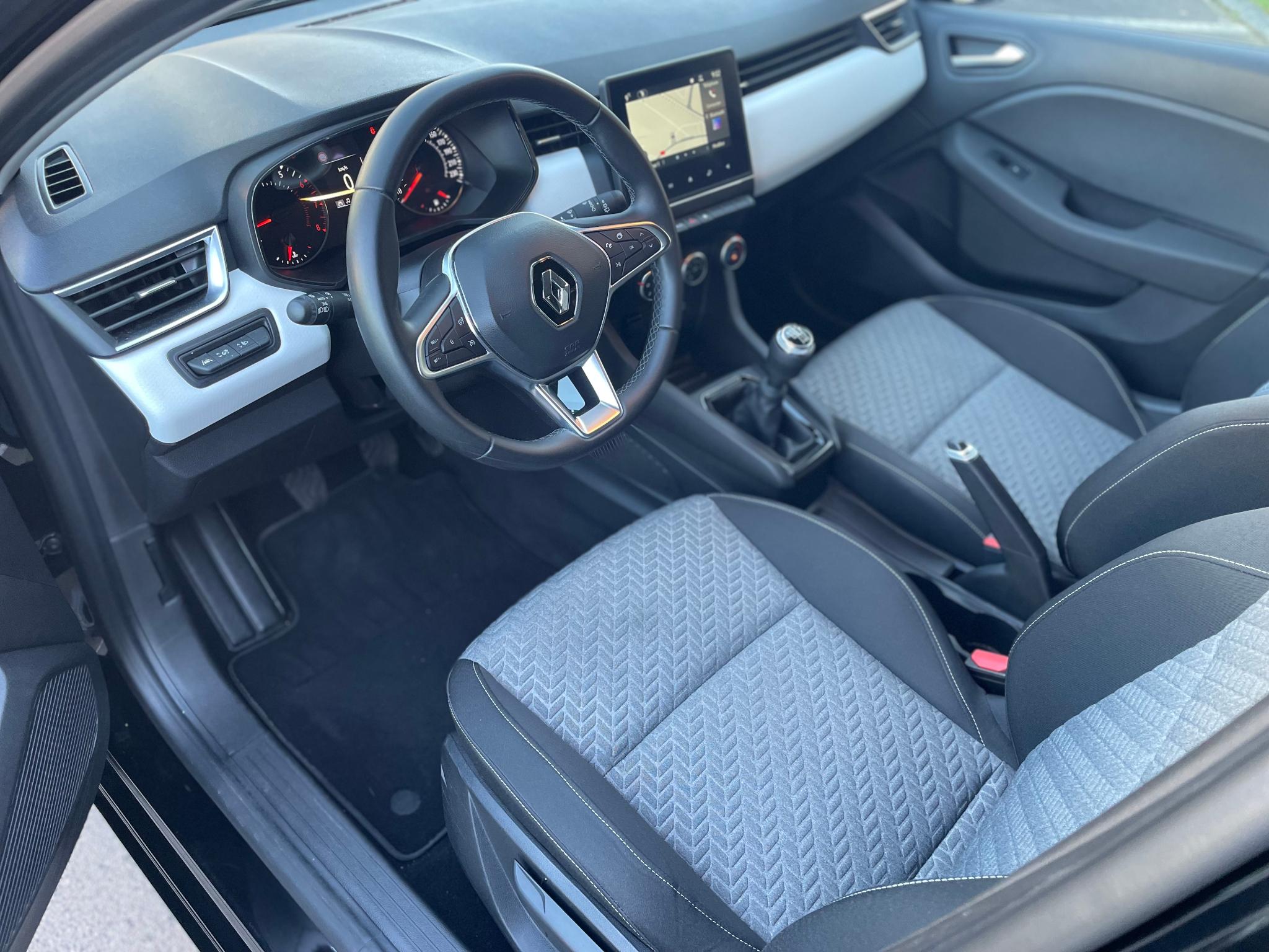 Renault Clio – Image 11