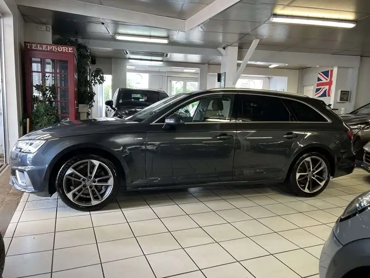 Audi A4 – Image 18