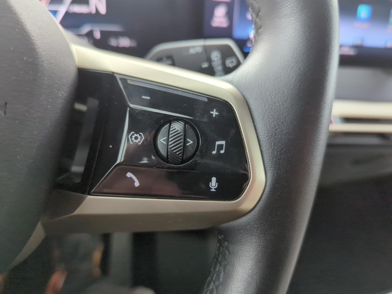 BMW iX – Image 30