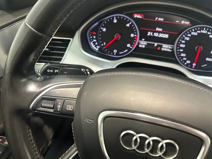 Audi A8 – Image 30